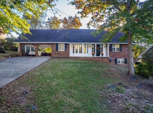 1239 Lakewood Cir, Washington, WV 26181