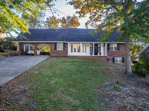 1239 Lakewood Cir, Washington, WV 26181