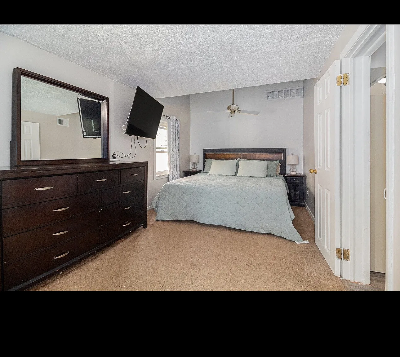 2 bed, 1282 sqft, $1,600 — Photo 4