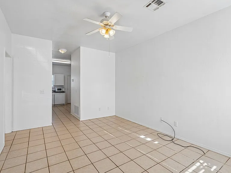 1021 Shady Creek Cir — Photo 4