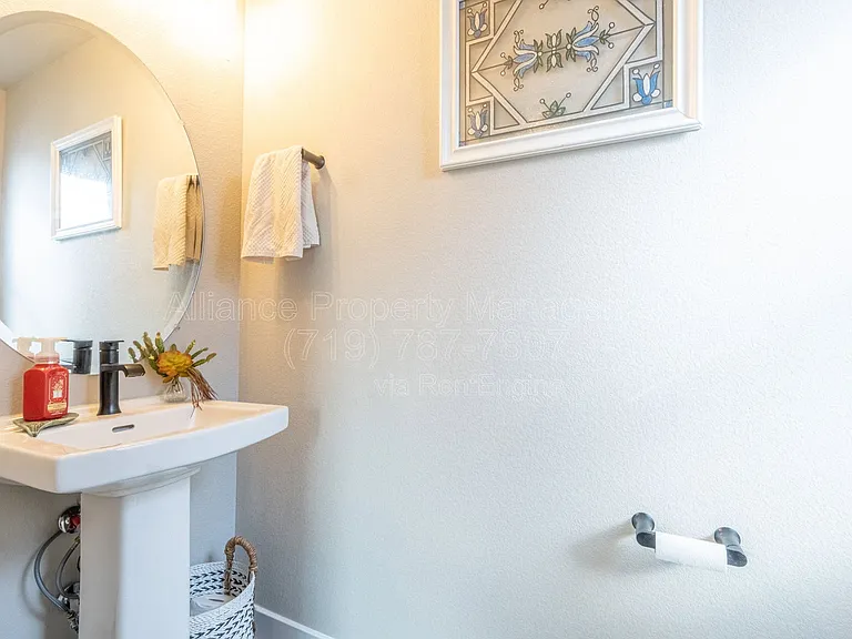 10477 Luneth Dr — Photo 4
