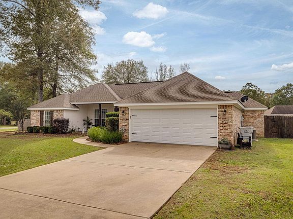 3rd image of 307 Willow Creek Dr