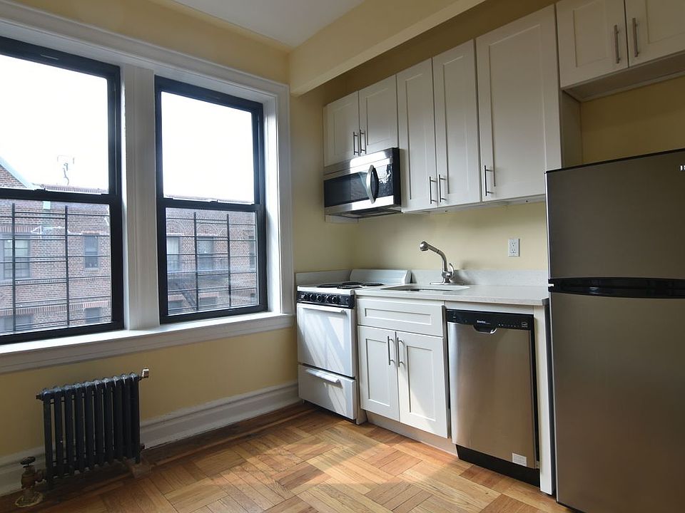 2nd image of 221 Linden Blvd APT F5