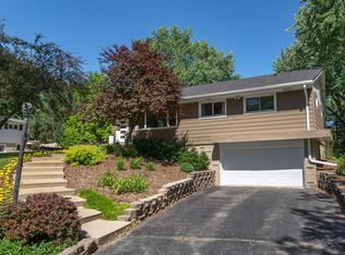 3380 Mountain Dr, Brookfield, WI 53045