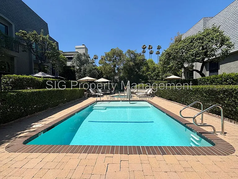 352 S Orange Grove Blvd #15 — Photo 4