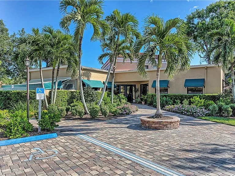 522 Beachwalk Cir — Photo 31