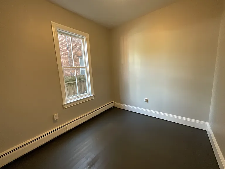 164 S Pine St — Photo 7