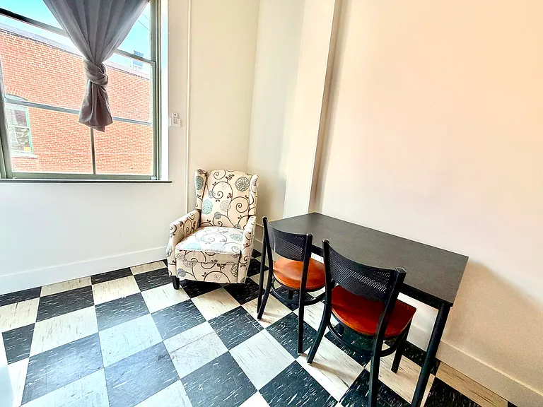 119 W Main St — Photo 9