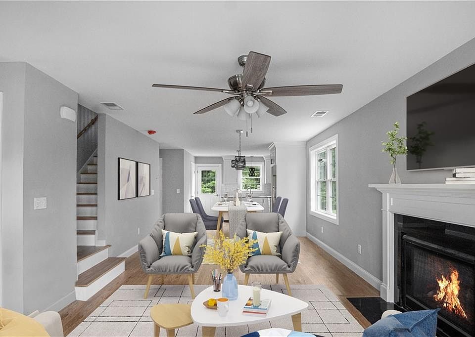 2nd image of 10 Winston Way Unit 10