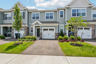 Coburgh Dr-2406-001.jpg