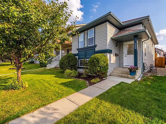 2nd image of 139 SW Country Hills Way NW