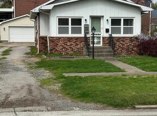 111 S Line St, Du Quoin, IL 62832
