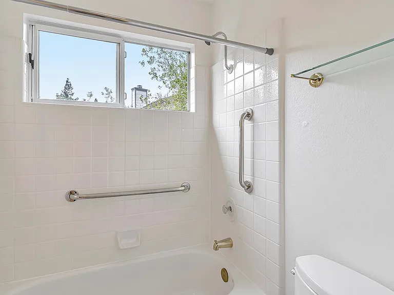 302 Tadley Ct — Photo 19