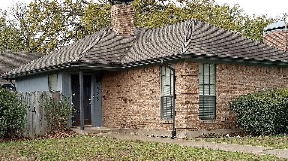 1st image of 525 Oakridge Dr