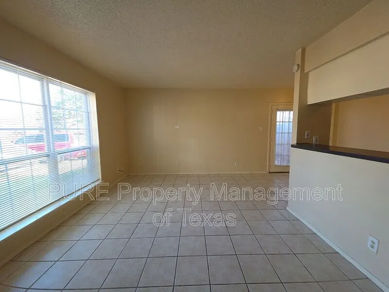 5808 Wellington Dr #3 — Photo 9