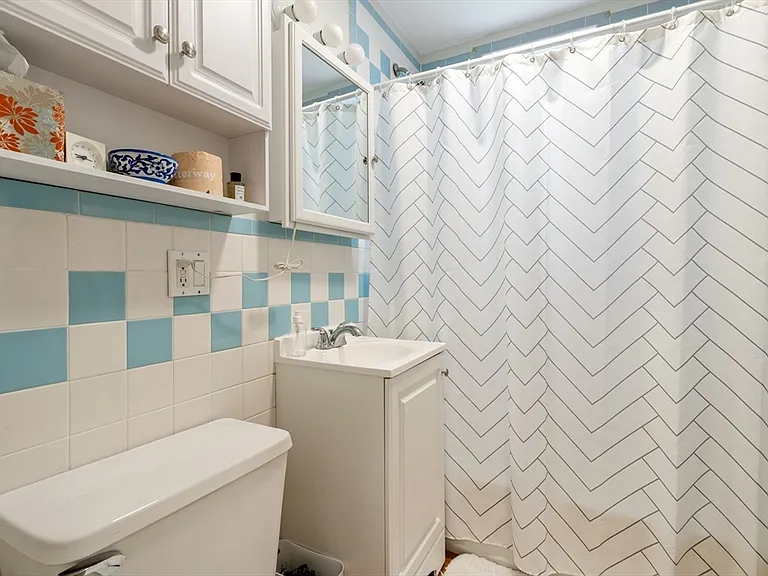 268 Windsor St #4 — Photo 10