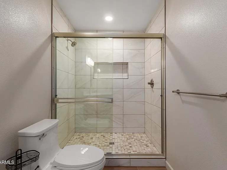 1628 E Del Rio Dr — Photo 16
