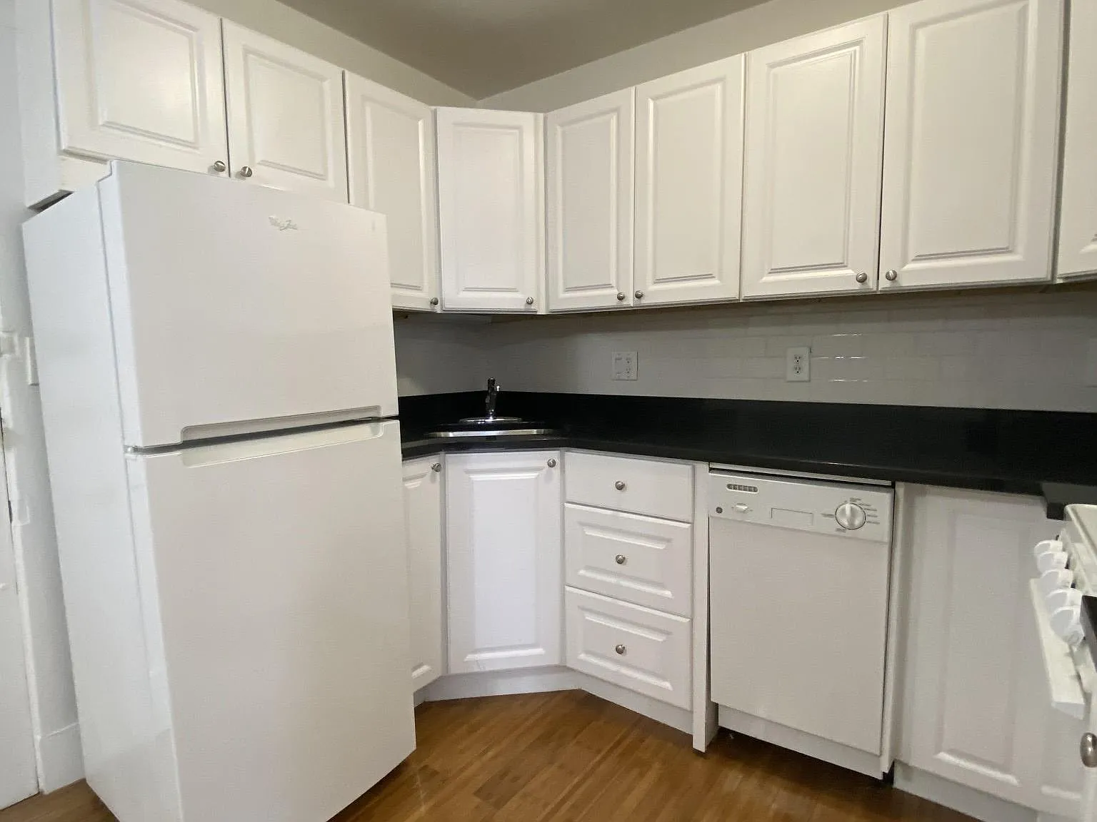 1 bed, 550 sqft, $2,775 — Photo 2