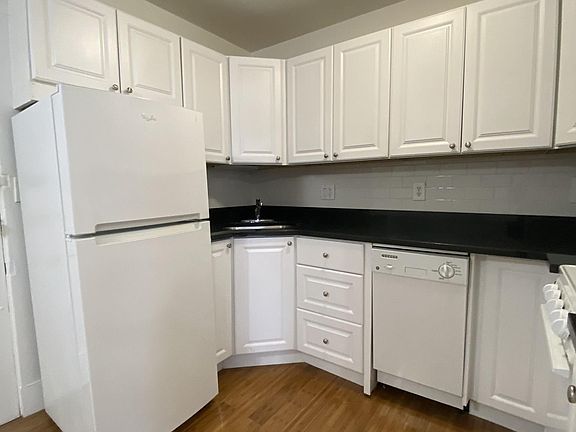 2nd image of 64 Hemenway St APT 17