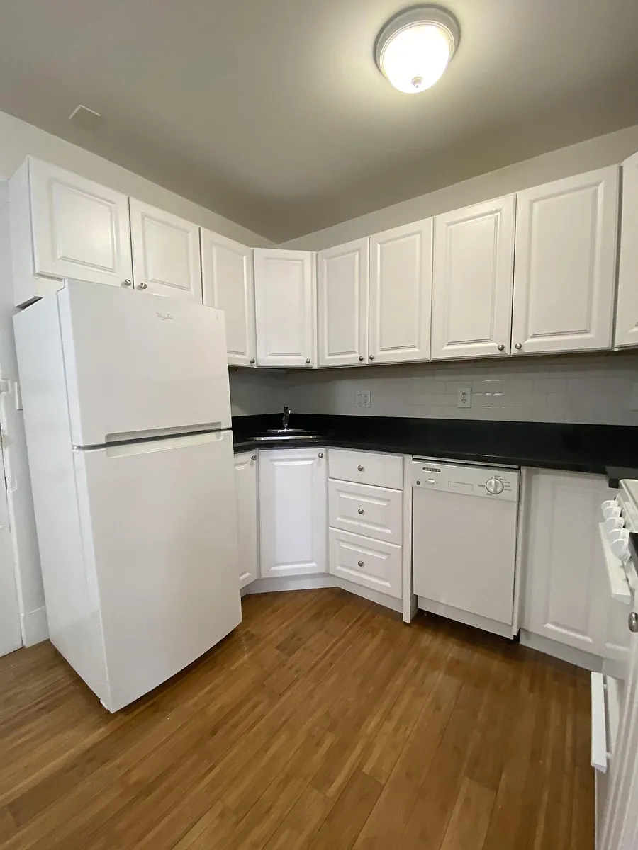 Building Photo - 64 Hemenway St #17