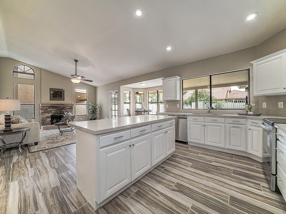 1st image of 1533 W Coquina Dr