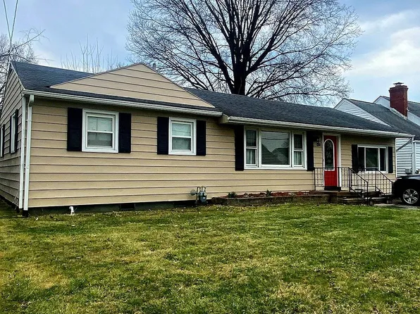 93 Gary Dr, Huntington, WV 25705