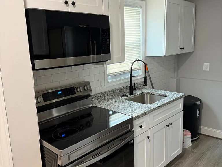 716 E 23rd St #2B — Photo 2
