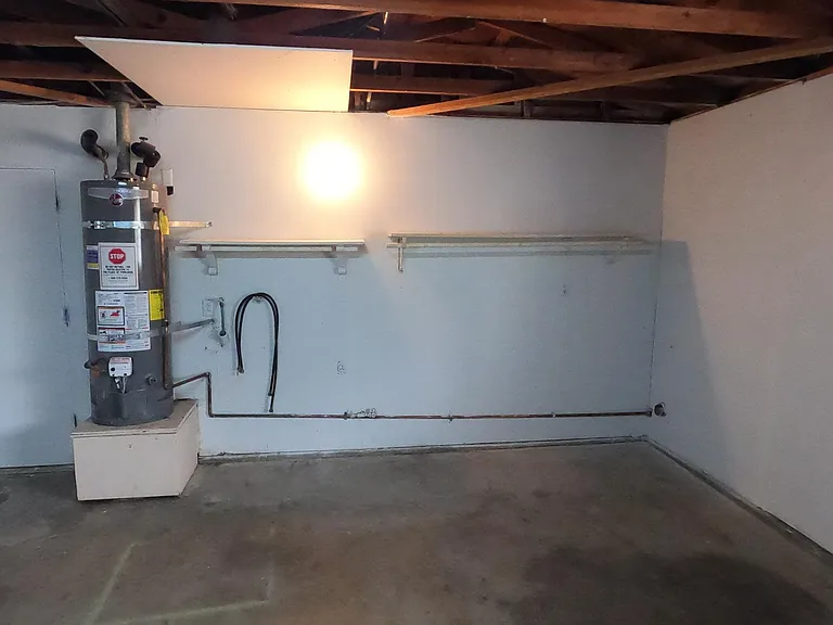 Garage
Washer And Dryer Area