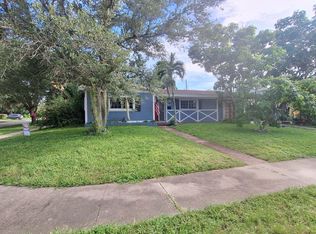 1180 NE 204th St, Miami, FL 33179