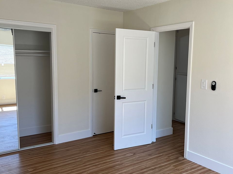 2nd image of 230 N Grand Ave APT 4