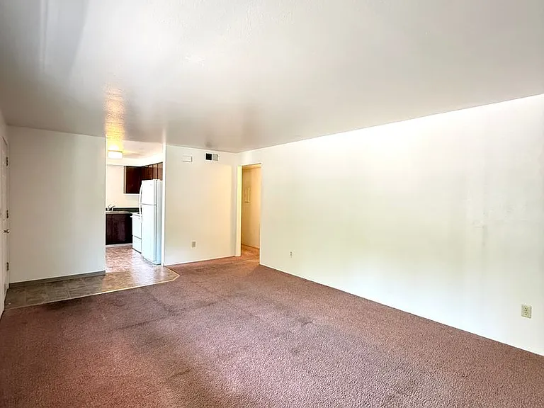 330 Independence Cir — Photo 3