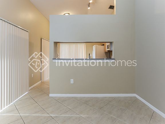 5th image of 15131 S Waterford Dr