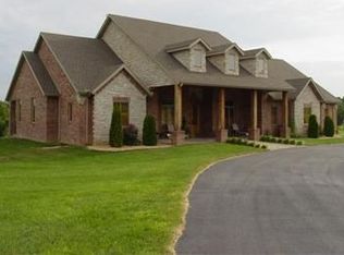 1659 Regency Ln, Nixa, MO 65714