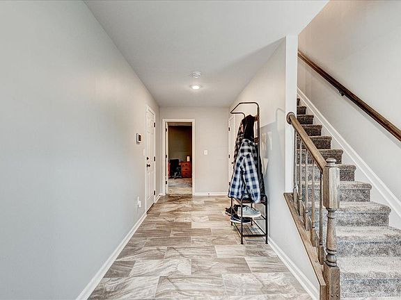 3rd image of 2434 Drake Ln