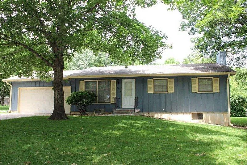 3 bed, 1900 sqft, $1,600 — Photo 2