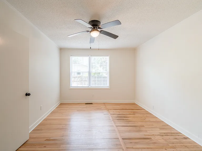 706 E Pinetree Blvd — Photo 51