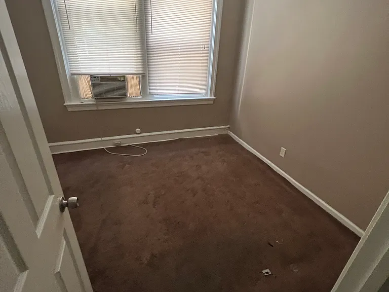 612 Elkins Ave — Photo 4