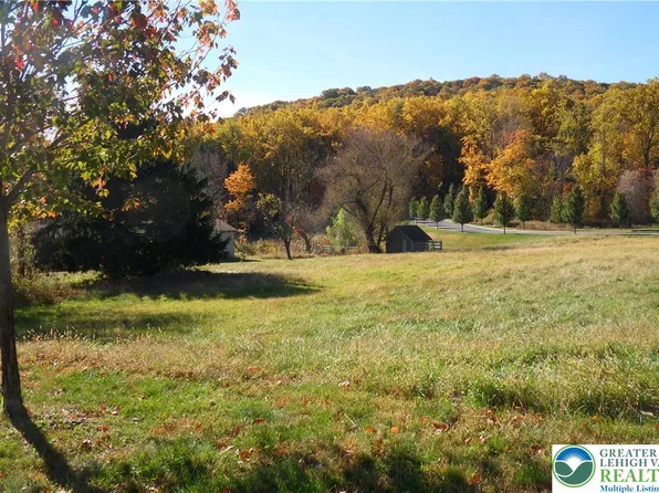 2209 S Melrose Ln, Bethlehem, PA 18015