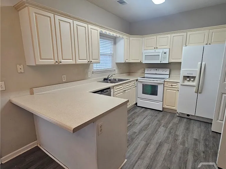 93 Cypress Pointe Dr — Photo 9