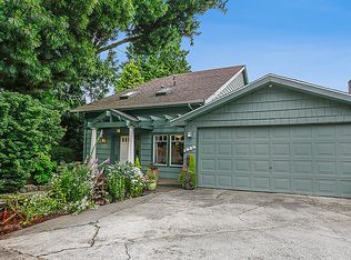 1925 Walnut Ave SW, Seattle, WA 98116