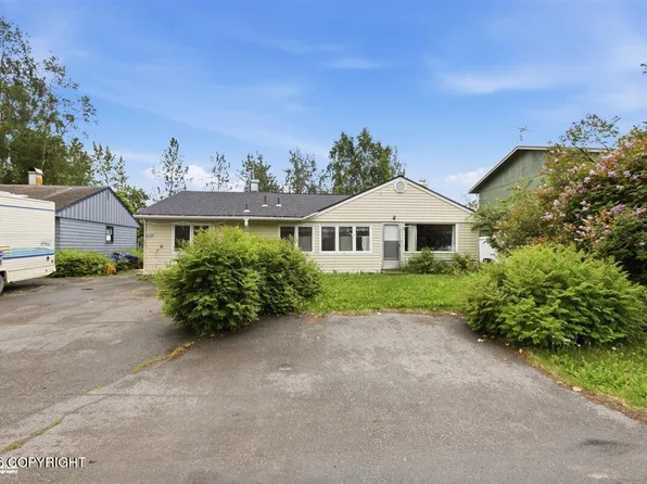 2389 E 47th Ct, Anchorage, AK 99507
