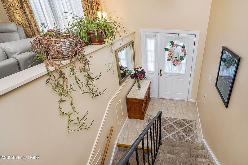 5th image of 192 Woodsedge Court