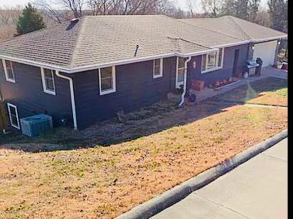 102 Moody Dr, Hamburg, IA 51640