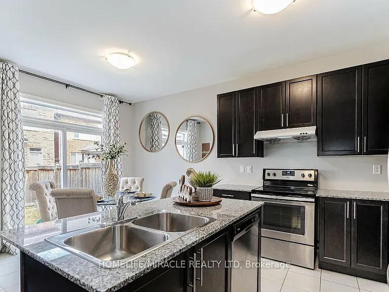 9 Humberstone Cres — Photo 9