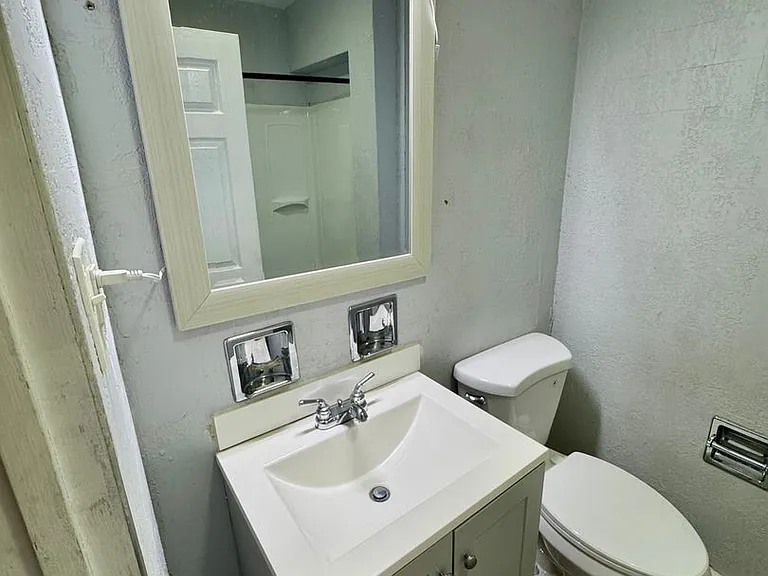 1810 Brownsville Rd — Photo 11