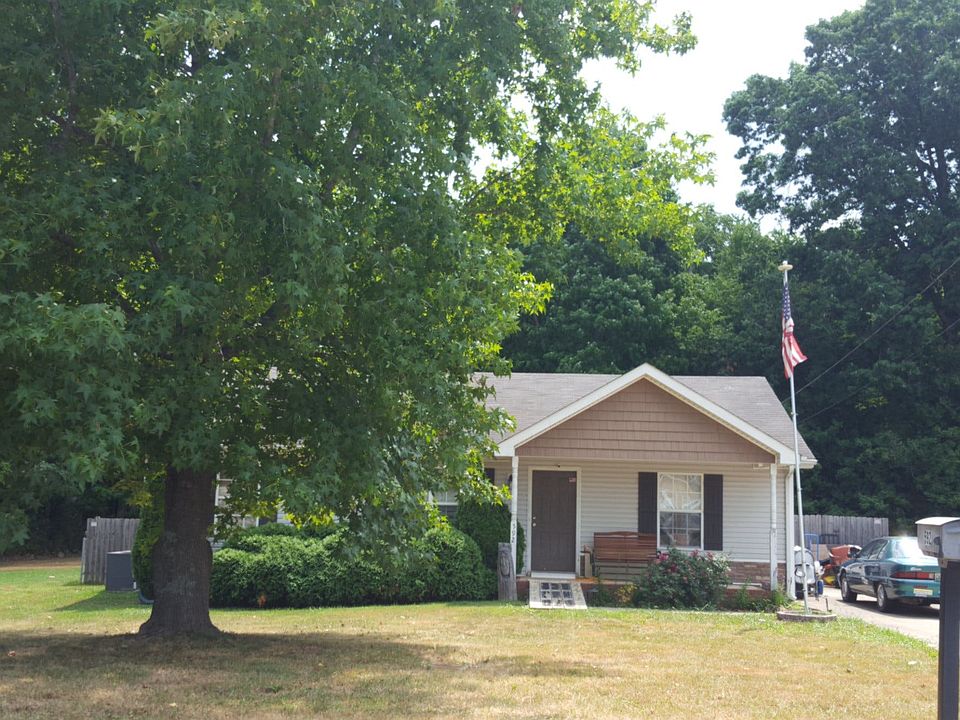 1st image of 592 Woodhaven Dr