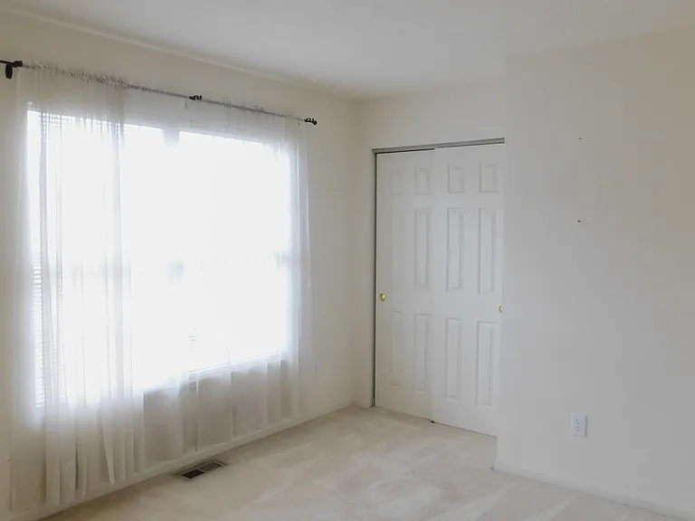 4717 Kelvington Dr — Photo 10