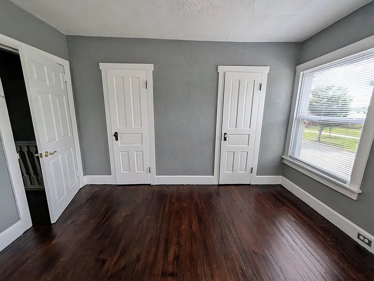 212 S Front St #B — Photo 11