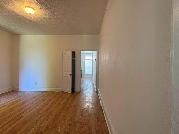 4th image of 2815 Clifton Ave