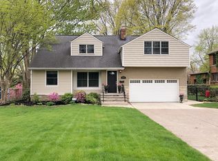 26921 Lake Rd, Bay Village, OH 44140